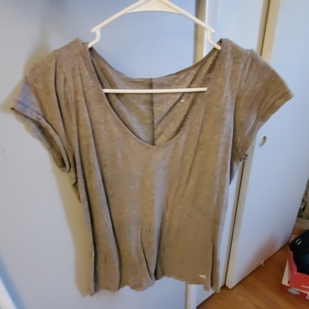 Hollister tee